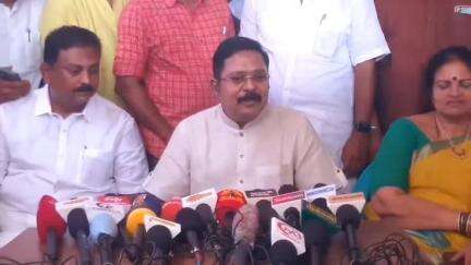 குளத்தூர்: திமுக ஆட்சியில் சட்டம் ஒழுங்கு சரியில்லை 2026 தேர்தலில் எடப்பாடி பழனிச்சாமி அதிமுகவை மூடு விழா செய்து விடுவார் டிடிவி தினகரன் ஆதனக்கோட்டையில் பேட்டி