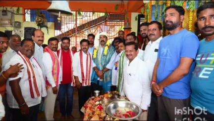 హసన్​పర్తి: ఎర్రగట్టుగుట్టశ్రీ శ్రీ శ్రీ వెంకటేశ్వరస్వామివారి బ్రహ్మోత్సవాలసందర్భంగాప్రత్యేక పూజలు నిర్వహించిన వర్ధన్నపేట ఎమ్మెల్యే