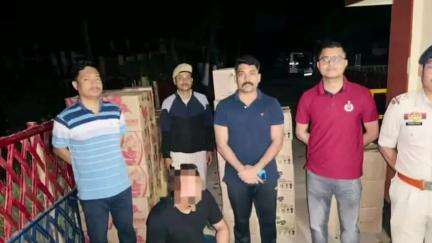 কাঞ্চনপুর: কাঞ্চনপুর দামছড়া রোডে নেশা বিরোধী অভিযানে নেমে ২৩৪০ বোতল বিভিন্ন ব্র্যান্ডের মদ সহ এক ব্যক্তিকে গ্রেফতার করল পুলিশ