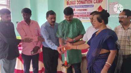 শান্তিরবাজার: ৩৬ শান্তির বাজার মন্ডলের অন্তর্গত ১১ থেকে ১৫ নং ওয়ার্ডের উদ্যোগে আয়োজিত হয় স্বেচ্ছায় রক্তদান শিবির