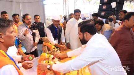 भिवंडी: उपमुख्यमंत्री एकनाथ शिंदे यांनी भिवंडी येथे उभारलेल्या पहिल्या छत्रपती शिवाजी महाराजांच्या मंदिराला भेट देऊन केले कौतुक