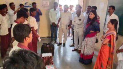 దుబ్బాక: దుబ్బాకలోని సాంఘిక సంక్షేమ గురుకుల పాఠశాలను ఆకస్మిక తనిఖీ చేసిన అడిషనల్ కలెక్టర్ గారిమ అగ్రవాల్