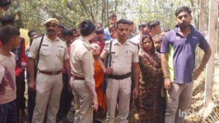 भवानीपुर: डुमरी गांव में आग लगने से एक परिवार का सब कुछ जलकर राख हो गया