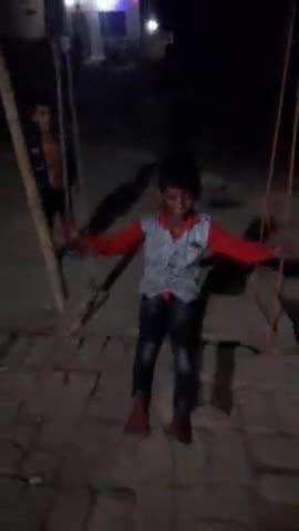 नाती बाबू विवान उर्फ प्रिंस झूला झुलते हुए।