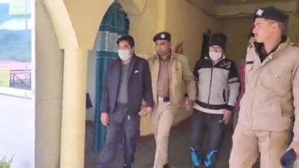रिखणीखाल: रिखणीखाल पुलिस ने शराब पीकर हुड़दंग कर रहे तीन लोगों को किया गिरफ्तार