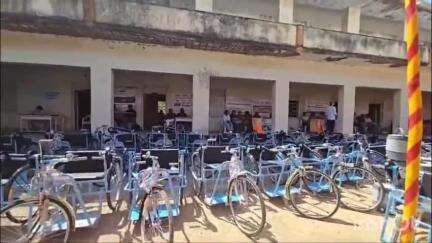 ગોંડલ: ગોંડલ તાલુકાના અનીડા-ભાલોડી ગામ ખાતે દિવ્યાંગ સાધન સહાય વિતરણ કાર્યક્રમ યોજાયો