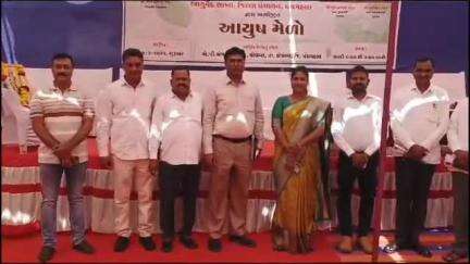 ઘોઘંબા: APMC ખાતે જિલ્લા પંચાયત પ્રમુખ રેણુકાબેન ડાયરાના અધ્યક્ષસ્થાને આયુષ મેળો યોજાયો
