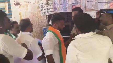 கறம்பக்குடி: வெட்டன் விடுதி டாஸ்மார்க் கடையில் தமிழக அமைச்சர் செந்தில் பாலாஜி மற்றும் தமிழக முதலமைச்சர் புகைப்படத்தை ஒட்டிய BJP யினர் கைது