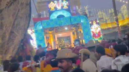 ಕನಕಗಿರಿ: ಪಟ್ಟಣದಲ್ಲಿ ಕನಕಾಚಲಪತಿ ಲಕ್ಷ್ಮಿ ವೆಂಕಟೇಶ್ವರ ಸ್ವಾಮಿ ಕಲ್ಯಾಣೋತ್ಸವ ಹಾಗೂ ಗರುಡೋತ್ಸವ, ಗಮನಸೆಳೆದ ಮಹಿಳೆಯರು ಕೋಲಾಟ