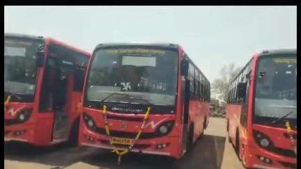 अक्कलकोट: बस स्थानक येथे आमदार सचिन कल्याणशेट्टी यांच्या हस्ते 10 नवीन बसेसचे लोकार्पण...