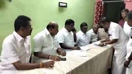 திருச்சுழி: திருச்சுழி வடக்கு ஒன்றிய பகுதிகளில் அதிமுக கிழக்கு மாவட்ட முட்கமிட்டி நிர்வாகிகள் நியமனம் குறித்த கள ஆய்வு நடைபெற்றது