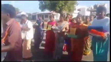 பெருந்துறை: சென்னிமலை முருகன் பகுதியில் உள்ள ஊராட்சி ஒன்றிய நடுநிலைப் பள்ளியில் நூற்றாண்டு விழா