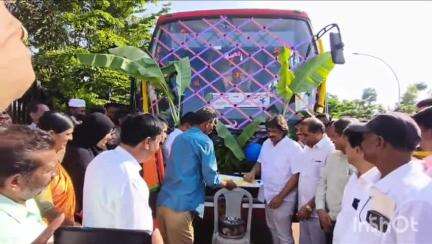 ಸೊರಬ: ಪಟ್ಟಣದಲ್ಲಿ ಸೊರಬ-ಹಾನಗಲ್ ನೂತನ ಮಾರ್ಗದ ಬಸ್ ಸಂಚಾರಕ್ಕೆ ಸಚಿವ ಮಧು ಬಂಗಾರಪ್ಪ ಚಾಲನೆ