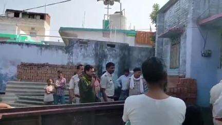 वारिसनगर: वारिसनगर थाना पुलिस ने न्यायालय के आदेश पर कुसैया, हांसा और गोही गांव में कुर्की-जप्ती की