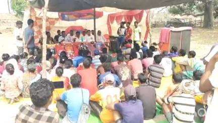 भामरागड: सिपनपल्ली येथे ग्रामीण व्हालीबाॅल स्पर्धेचे माजी जि प अध्यक्ष अजय कंकडलवार यांचा हस्ते उदघाटन