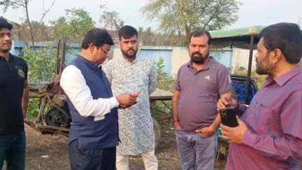 খড়গ্রাম: পবিত্র ঈদ উপলক্ষে নগর এলাকায় ইফতার মজলিসের মাঠ পরিদর্শন করলেন বিধায়ক