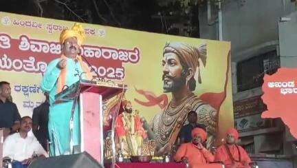 ಗುಳೇದಗುಡ್ಡ: ನಾನು ಸಿಎಂ ಆದ್ರೆ ಒಂದು ಸಾವಿರ ಬುಲ್ಡೋಜರ್ ಖರೀದಿ;ಪಟ್ಟಣದಲ್ಲಿ ವಿಜಯಪುರ ಶಾಸಕ ಬಸನಗೌಡ ಪಾಟೀಲ್ ಯತ್ನಾಳ