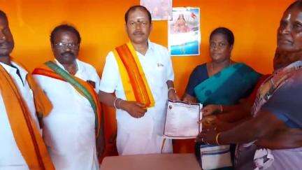 இலுப்பூர்: சிப்காட் அருகே குமரன் நகரில் இந்து மக்கள் கட்சி அலுவலகத்தை திறந்து வைத்த அர்ஜுன் சம்பத் பிஜேபினர் வாழ்த்து