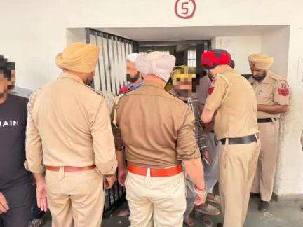 ਮਲੇਰਕੋਟਲਾ: ਯੁੱਧ ਨਸ਼ਿਆਂ ਵਿਰੁੱਧ ਮੁਹਿੰਮ ਦੇ ਤਹਿਤ ਮਲੇਰਕੋਟਲਾ ਪੁਲਿਸ ਨੇ ਅੱਜ ਸਬ ਜੇਲ ਮਲੇਰਕੋਟਲਾ ਦੀ ਅਚਨਚੇਤ ਚੈਕਿੰਗ ਕੀਤੀ