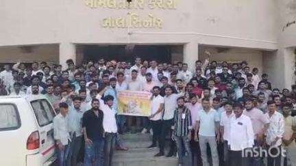 બાલાસિનોર: અમદાવાદ તરફ જતા માર્ગ ઉપર આવેલ સર્કલને ક્ષત્રિય વીર ભાથીજી મહારાજ સર્કલ નામ આપવામાં આવે તેવી માંગ સાથે આવેદનપત્ર આપ્યું