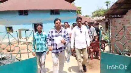 তালড্যাংরা: শ্যামসুন্দরপুর বুথে ভোটার লিস্ট যাচাই করতে গেলে ওই লিস্টে ভুয়ো ভোটার রয়েছে বলে অভিযোগ তৃণমূল নেতৃত্বের