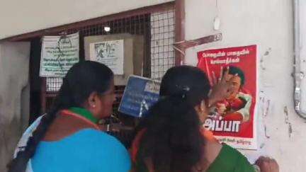 நிலக்கோட்டை: மகளிர் சிறையில் உள்ள பெண் நிர்வாகிகளை சந்தித்து ஆறுதல் கூறிய பாஜக நிர்வாகிகள்