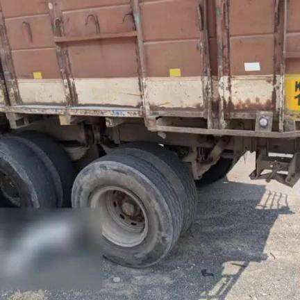 ಚಿತ್ತಾಪುರ: ಚಿತ್ತಾಪುರ ಪಟ್ಟಣದಲ್ಲಿ ಲಾರಿ ಹರಿದು ವ್ಯಕ್ತಿ ಸಾವು, ಪೊಲೀಸರ ಭೇಟಿ