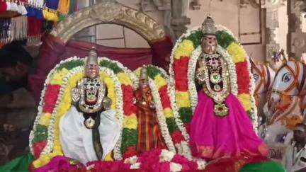 ஸ்ரீரங்கம்: திருவானைக்காவல் ஜம்புகேஸ்வரர் அகிலாண்டேஸ்வரி கோவிலில் பங்குனி தேரோட்டம் கொடியேற்றம் நடைபெற்றது