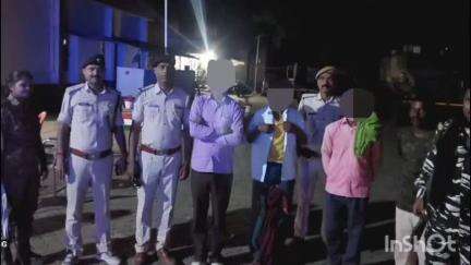 आमस: तीन वारंटी को जेल भेजा गया