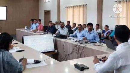 তামুলপুৰ: তামুলপুৰৰ জিলা আয়ুক্ত কাৰ্যালয়ৰ সভা কক্ষত জিলা আয়ুক্তৰ অধ্যক্ষতাত জিলা স্বাস্থ্য সমিতিৰ বৈঠক অনুষ্ঠিত