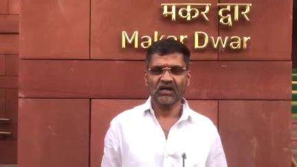 पारनेर: राहुरी येथील छत्रपती शिवाजी महाराजांच्या अर्ध पुतळ्याची विटंबना करणाऱ्यांवर कठोर कारवाई करावी: खासदार निलेश लंके