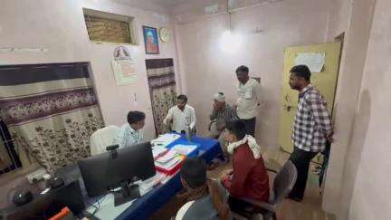 नांदगाव खंडेश्वर: विज वितरण कंपनीच्या दिरंगाईने शेतकऱ्यांची रब्बी पिके धोक्यात,वीज पुरवठा सुरळीत करण्यासाठी वायरमनची टाळाटाळ