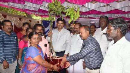 வலங்கைமான்: ரெகுநாதபுரத்தில் நடைபெற்ற மக்கள் நேர்காணல் முகாமில் நலத்திட்ட உதவிகளை மாவட்ட ஆட்சியர் வழங்கினார்