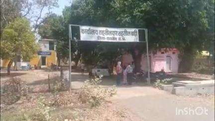 बाड़ी: व्यापारी कल्याण संघ ने तहसील कार्यालय में कलेक्टर को सौंपा ज्ञापन, कई समस्याओं का उठाया मुद्दा