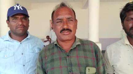 దుబ్బాక: దుబ్బాకలో తాసిల్దార్ కార్యాలయం పాత భవనంలోనే కొనసాగించాలని కోరుతున్న ప్రజలు