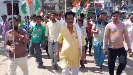 সিউড়ি ২: পুরন্দরপুর বাসস্ট্যান্ডে ঈদ উপলক্ষে তৃণমূলের পক্ষ থেকে শুভেচ্ছা জানাতে নতুন গেট নির্মাণ ও তার শুভ উদ্বোধন করা হলো আজ