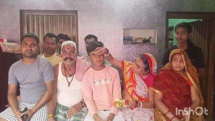 पुरैनी: पुरैनी प्रखंड का मान बढ़ाया, कोमल और आर्यन ने मैट्रिक में हासिल किए 461 और 450 नंबर, बांटी मिठाइयां