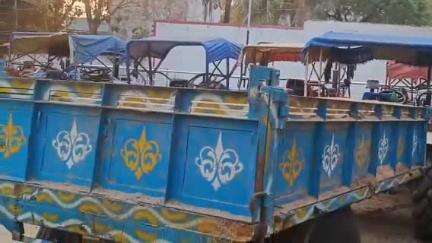 करौं: SP के निर्देश पर थाना प्रभारी ने धनतरिया घाट में छापेमारी कर अवैध बालू लदे ट्रैक्टर को ज़ब्त किया