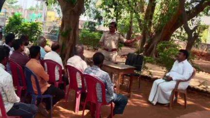 ಹಗರಿಬೊಮ್ಮನಹಳ್ಳಿ: ಹಂಪಸಾಗರ ಗ್ರಾಮದಲ್ಲಿ ಯುಗಾದಿ ಮತ್ತು ರಂಜಾನ್ ಹಬ್ಬದ ಪ್ರಯುಕ್ತ ಶಾಂತಿ ಸಭೆ