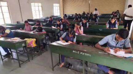 தாராபுரம்: மாவட்டத்தில் 92 மையங்களில் 26,242 மாணவ மாணவியர்கள் நாளை 12ஆம் வகுப்பு பொது தேர்வு எழுத உள்ளனர்