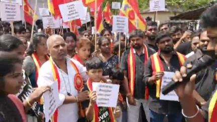 மதுக்கரை: க.க.சாவடி பகுதியில் மதுபான கடையை அகற்றக்கோரி த.வெ.க,வினர் கருப்பு சட்டை அணிந்து ஆர்ப்பாட்டத்தில் ஈடுபட்டனர்