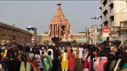 ஸ்ரீரங்கம்: திருவானைக்காவல் ஜம்புகேஸ்வரர்-அகிலாண்டேஸ்வரி கோவில் பங்குனி தேரோட்டம் விமர்சியாக துவங்கியது