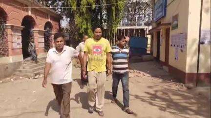 খড়গ্রাম: দালালের খপ্পরে শেয়ার মার্কেটে টাকা লাগিয়ে সর্বশান্ত ব্যক্তি; ভালকুন্দি থেকে ধৃত ব্যক্তি, 1দিনের পুলিশ হেপাজতের নির্দেশ