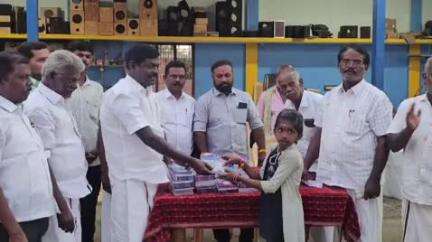 ஆலங்குளம்: அச்சம் குன்றம் என் பி என் கல்வி வளர்ச்சி குழு சார்பில் மாணவ மாணவியர்களுக்கு திறன் மேம்பாடு பயிற்சி வழங்கப்பட்டு பரிசுகள் வழங்கப்பட்டன