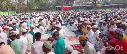 গৰৈমাৰী: গৰৈমাৰী আঞ্চলিক ঈদগাহ ময়দানত ঈদুল ফিতৰৰ সমূহীয়া নামাজত অংশগ্ৰহণ বিধায়ক ৰেকিবুদ্দিন আহমেদৰ