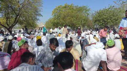 सीकरी: सीकरी में अदा की गई ईद की नमाज, नमाजियों ने देश में अमन-चैन की दुआ मांगी व एक-दूसरे को दी मुबारकबाद