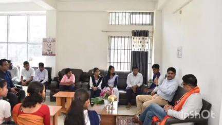 তামুলপুৰ: তামুলপুৰত জিলা প্ৰশাসনৰ উদ্যোগত বিশেষ অনুষ্ঠানৰ শুভাৰম্ভ জিলা আয়ুক্তৰ, চৰকাৰী বিদ্যালয়ৰ উৎকৃষ্ট শিক্ষাৰ্থীৰে বাৰ্তালাপ