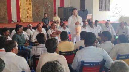 నర్సింహులపేట: నర్సింహులపేటలో జై బాపు,జై భీమ్,జై సంవిధాన్ అభియాన్ సన్నాహక సమావేశంలో పాల్గొన్న, ఎమ్మెల్యే ప్రభుత్వ విప్ రామచంద్రనాయక్