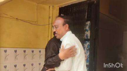 उमरेड: शहरात ठिकठिकाणी माजी आमदार सुधीर पारवे यांनी भेट देत दिल्या मुस्लीम बांधवांना रमजान इदच्या शुभेच्छा