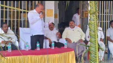 ಕುಂದಗೋಳ: ಕುಂದಗೋಳ ತಾಲೂಕಿನ ಹಿರೇಗುಂಜಳ ಗ್ರಾಮದ ವೀರಭದ್ರೇಶ್ವರ ದೇವರ ಜಾತ್ರಾ ಮಹೋತ್ಸವ: ಶಾಸಕ ಎಂ ಆರ್ ಪಾಟೀಲ್ ವಿಶೇಷ ಪೂಜೆ